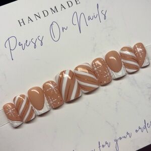 Short square press on nails white nude snowflakes French tips gold